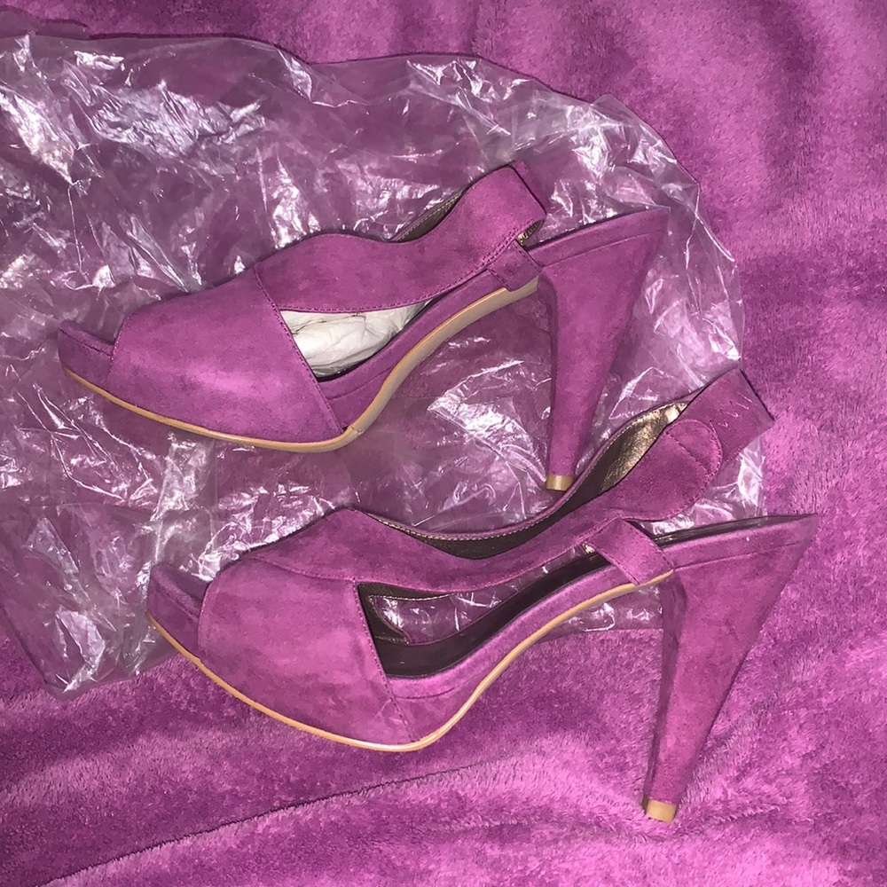 Selling purple heels worn only once